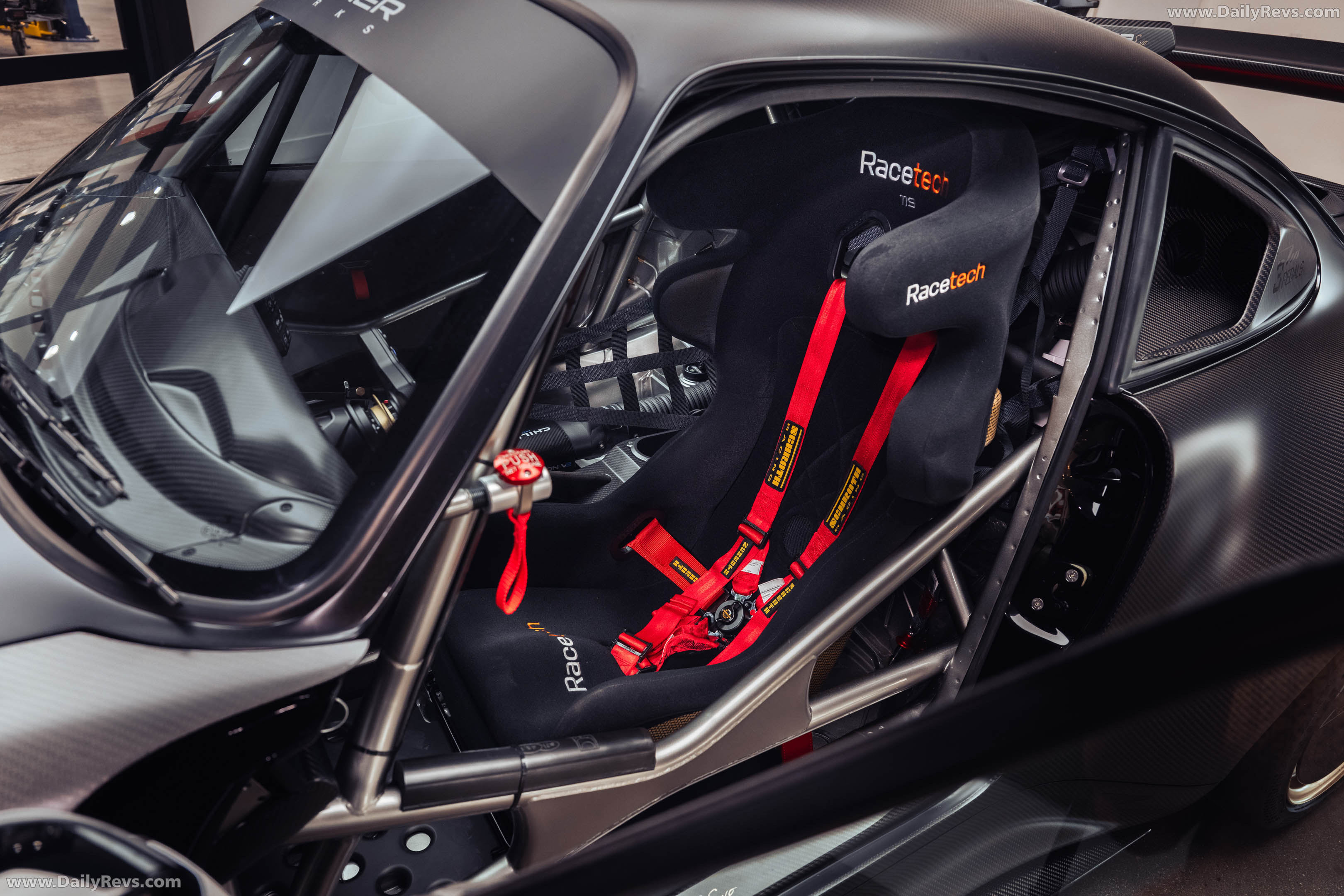 2027 Gunther Werks GXR-Evo Interior